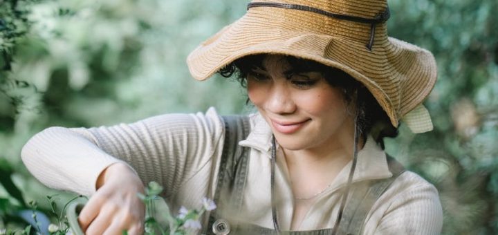 7 Great Reasons to Use Gardening Hats: Why Garden Hats Matter?